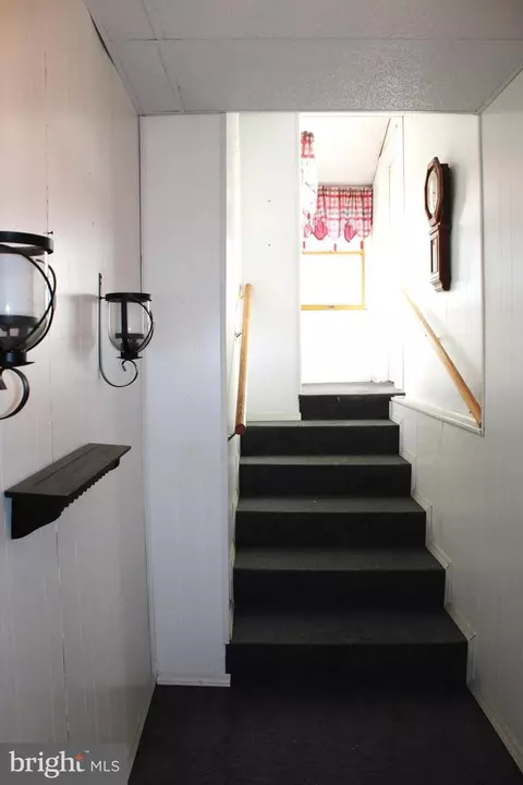 Entry Way - 23800 Walnut St, Barton, MD 21521 photo 3 of 8