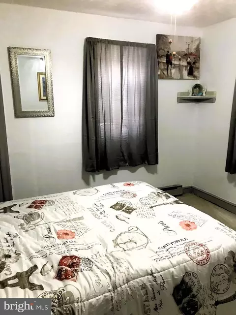 Bedroom - 12817 Bowling St, Cumberland, MD 21502 photo 1 of 9