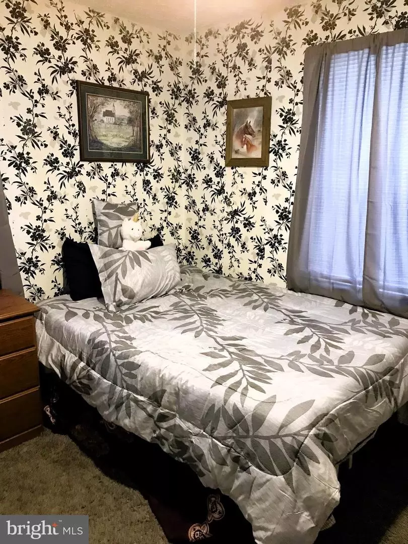 Bedroom - 12817 Bowling St, Cumberland, MD 21502 photo 6 of 9