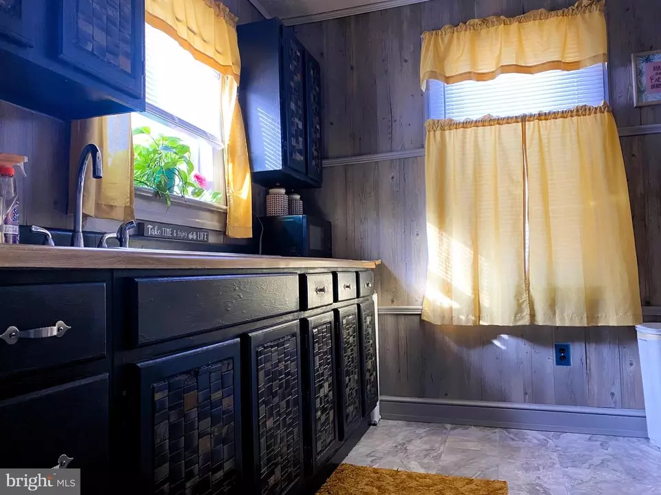 Kitchen - 12817 Bowling St, Cumberland, MD 21502 photo 6 of 6