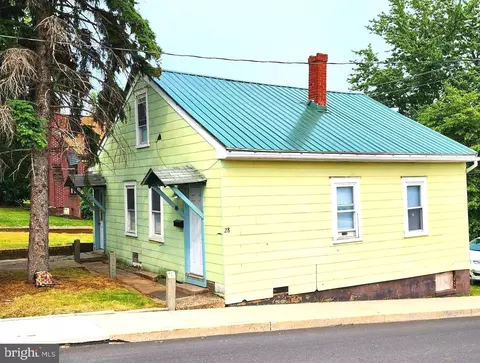 28 College Ave, Frostburg, MD 21532