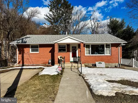 36 Douglas Ave, Lonaconing, MD 21539