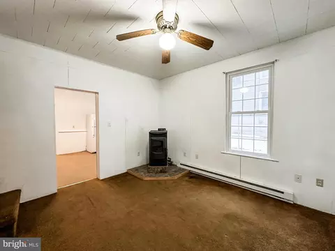 Living - 7 E Florida Way, Lonaconing, MD 21539 photo 7 of 8