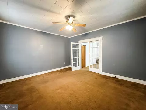 Living - 7 E Florida Way, Lonaconing, MD 21539 photo 5 of 8