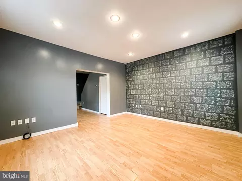 Living - 7 E Florida Way, Lonaconing, MD 21539 photo 2 of 8