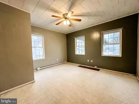 Living - 7 E Florida Way, Lonaconing, MD 21539 photo 8 of 8
