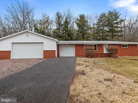 11915 Kemp Dr NW, Frostburg, MD 21532