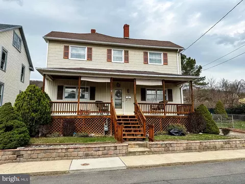 435 Vine St, Westernport, MD 21562