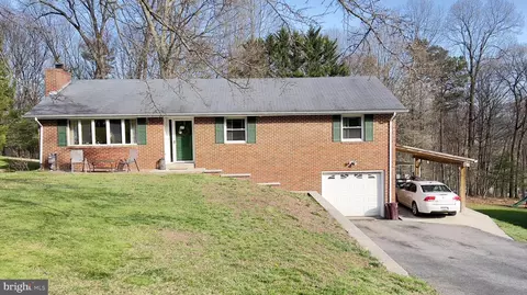 1959 Durham Dr, Cumberland, MD 21502