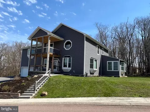 121 Braddock Hts, Frostburg, MD 21532