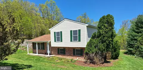 11017 Raven Dr, Cumberland, MD 21502