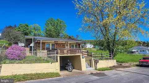 207 Spruce St, Westernport, MD 21562