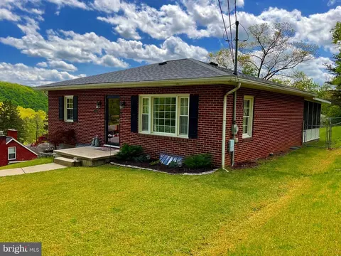 808 Tampley Ave, Cumberland, MD 21502