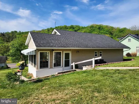 11109 Butternut Ln NE, Cumberland, MD 21502
