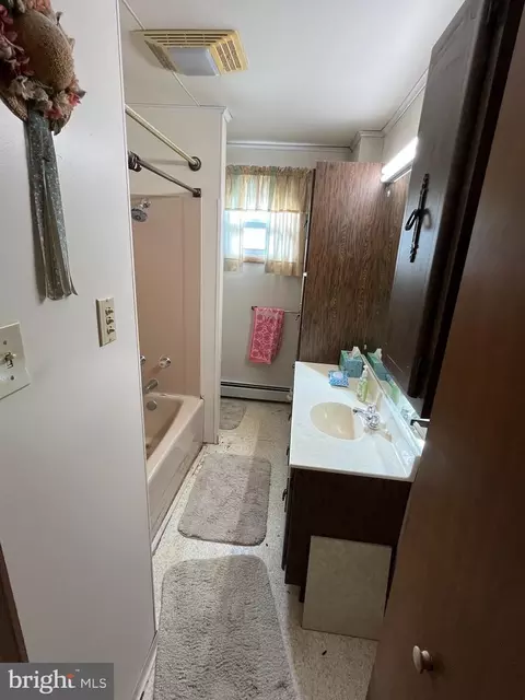 Bath - 407 Pratt St, Luke, MD 21540 photo 1 of 1