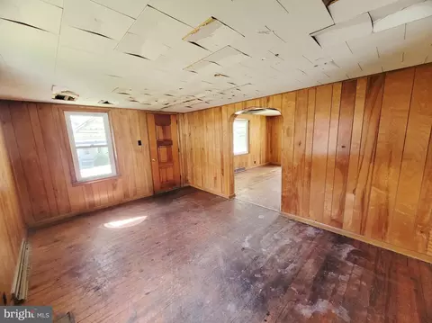 Living - 18918 Bradley St, Barton, MD 21521 photo 2 of 10