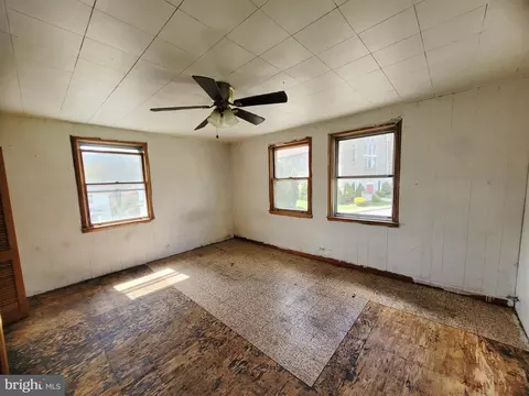 Living - 18918 Bradley St, Barton, MD 21521 photo 10 of 10