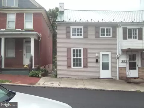 219 Pear St, Cumberland, MD 21502