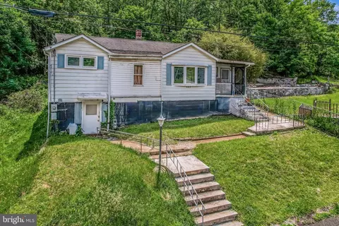 449 Pine Ave, Cumberland, MD 21502