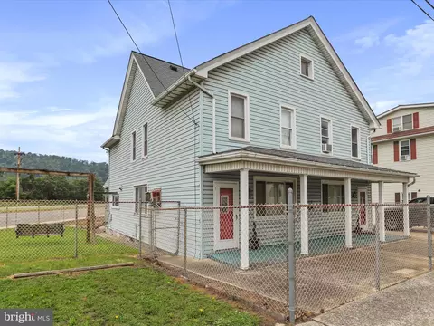 411-413 S Cedar St, Cumberland, MD 21502