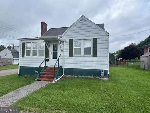 43 Green St, Frostburg, MD 21532