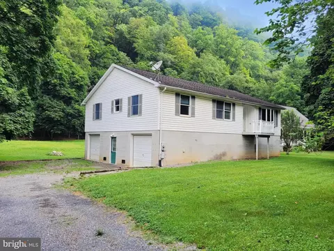 413 Braddock St, La Vale, MD 21502 photo 2