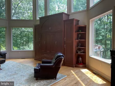 Living - 13200 Crossover Rd NE, Flintstone, MD 21530 photo 1 of 2