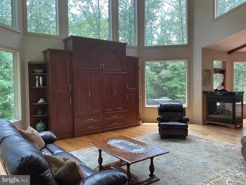 Living - 13200 Crossover Rd NE, Flintstone, MD 21530 photo 2 of 2