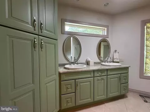 Bath - 13200 Crossover Rd NE, Flintstone, MD 21530 photo 6 of 6