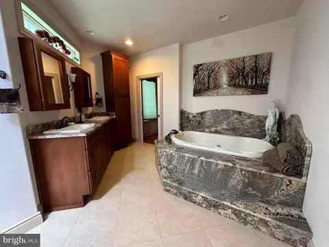 Bath - 13200 Crossover Rd NE, Flintstone, MD 21530 photo 3 of 6