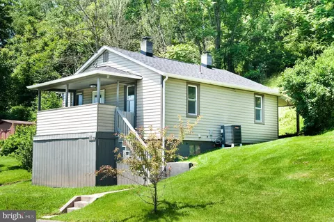 11313 Morningside Dr NE, Cumberland, MD 21502