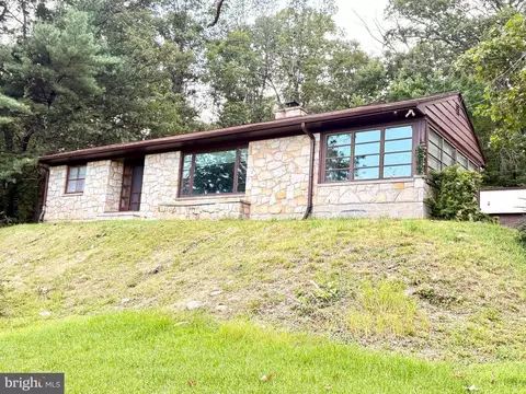 1027 Braddock Rd, Cumberland, MD 21502