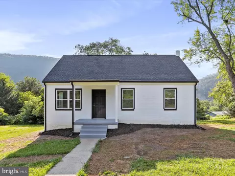 13310 Pershing St, Cumberland, MD 21502