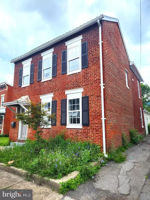 216 Valley St, Cumberland, MD 21502