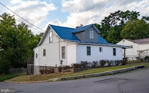 61 Maple St, Cumberland, MD 21502