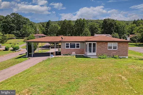 14 Clubhouse Rd, Cumberland, MD 21502