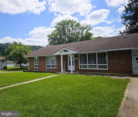 213 Central Ave, Westernport, MD 21562