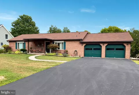 105 Pinecrest Dr, Frostburg, MD 21532