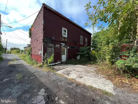 6 Race St, Cumberland, MD 21502