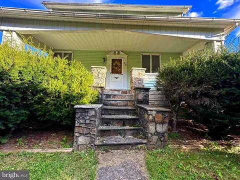 38 E Florida Way, Lonaconing, MD 21539 photo 2