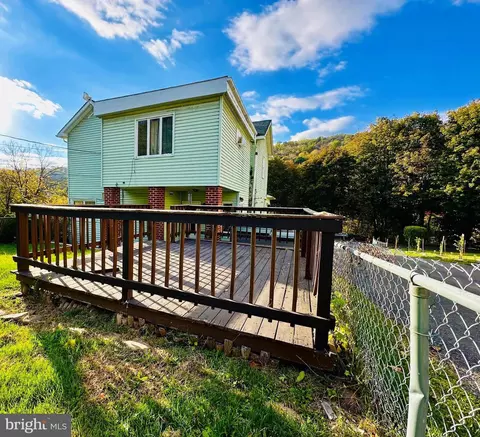 38 E Florida Way, Lonaconing, MD 21539 photo 5