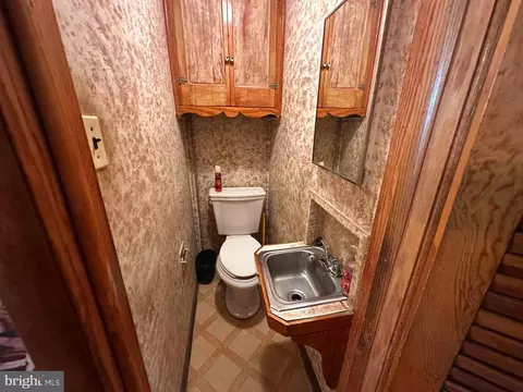 38 E Florida Way, Lonaconing, MD 21539 photo 9