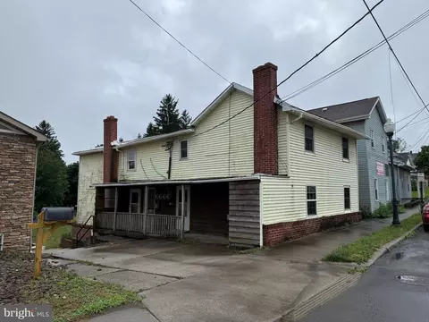 82 Bowery St, Frostburg, MD 21532