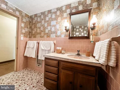 Bath - 82 E Main St, Lonaconing, MD 21539 photo 3 of 3