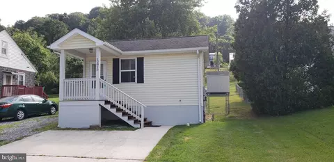 12815 Bowling St, Cumberland, MD 21502