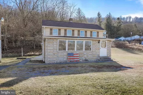 15506 Iron Rail St, Mount Savage, MD 21545