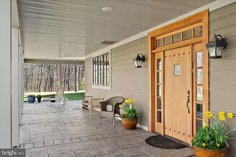 Exterior - 24200 E Hancock Rd, Flintstone, MD 21530 photo 6 of 22
