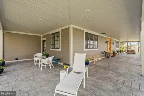 Exterior - 24200 E Hancock Rd, Flintstone, MD 21530 photo 4 of 22