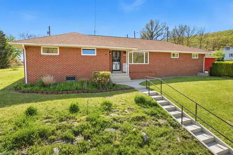 12043 Iris Ave, Cumberland, MD 21502