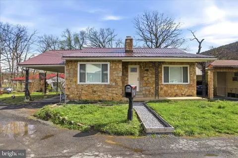 3 Glenview Dr, La Vale, MD 21502